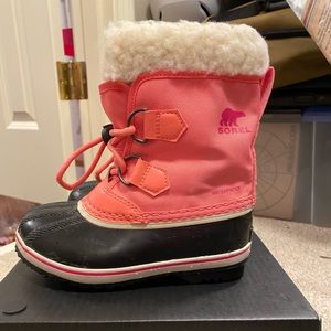 Kids sorel snow boots size 12